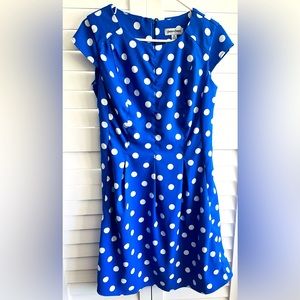 SHELBY & PALMER dress Size 8 blue w/white Polka Dots, knee length, Cap Sleeves